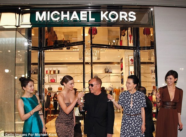 Miranda Kerr đẹp “lấn át” Cao Viên Viên, Lâm Chí Linh - ảnh 12